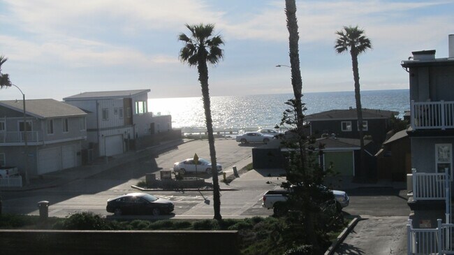 Foto del edificio - Condo by the beach