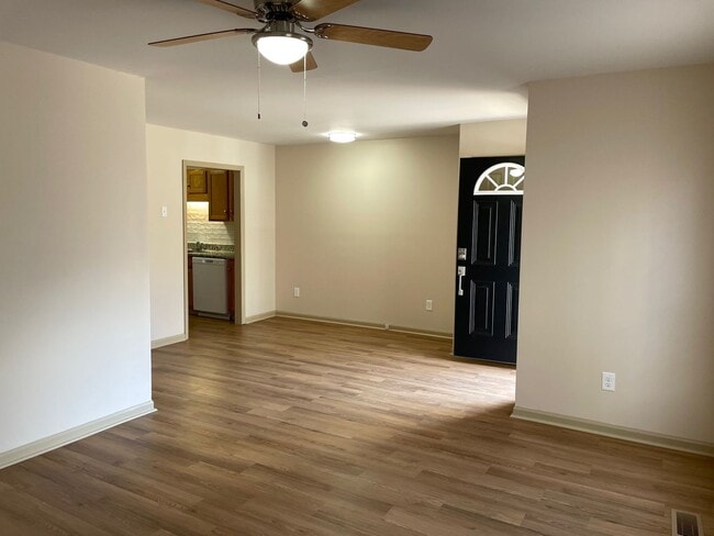 Building Photo - 1307