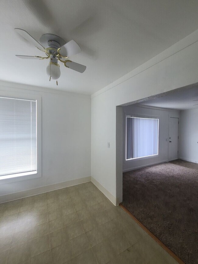 Foto del edificio - 2 bedroom, 1 bath downtown Dallas with yard