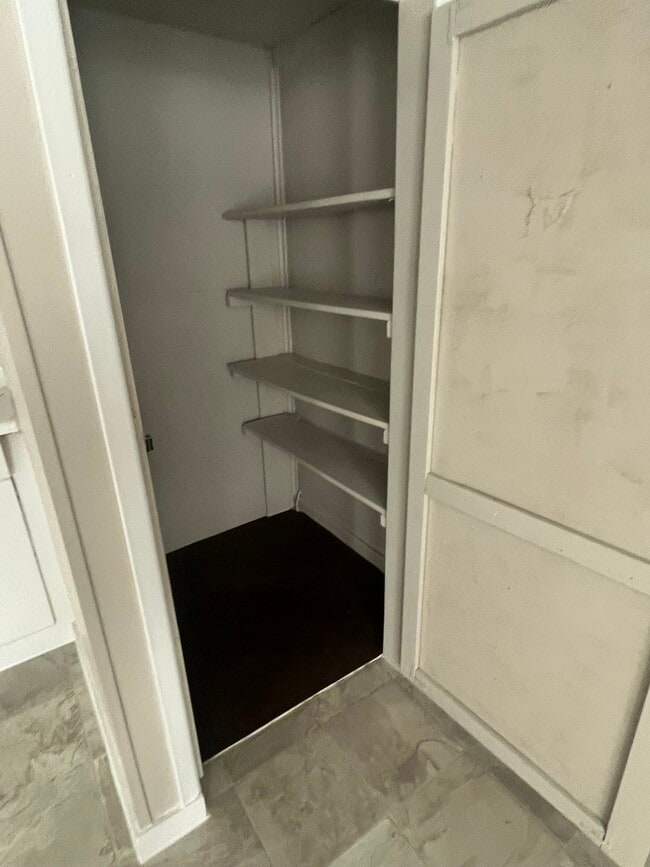 Building Photo - 255 Allen St