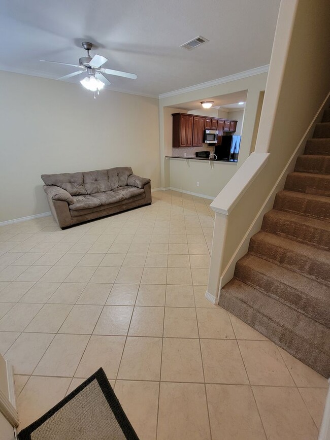 Building Photo - College Station - 2 bedroom / 2.5  bath to...