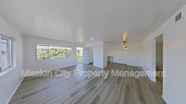 Foto del edificio - 7580 Cathedral Oaks Rd