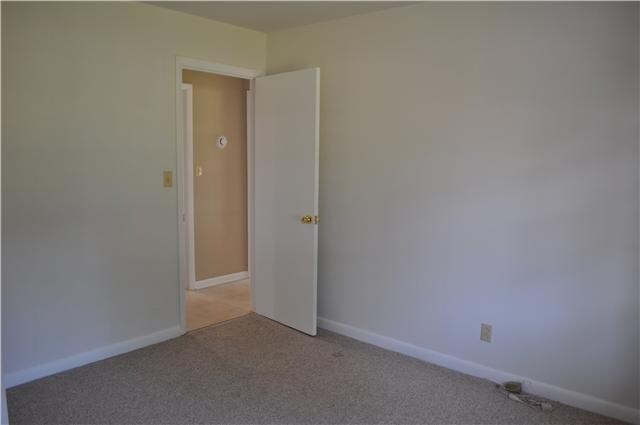 Building Photo - 115 Oak Park Dr