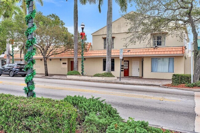 Foto del edificio - 313 N Krome Ave Residential Units