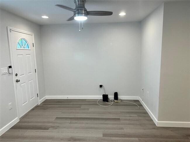 Building Photo - 1415 Adelle Ave