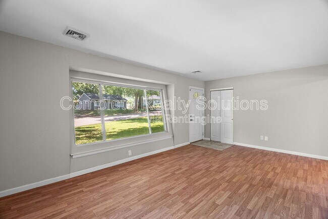 Building Photo - 1144 Northdale Ave