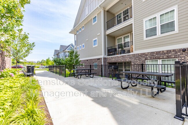 Building Photo - 3000 Vintage Green Lane Unit 3302 - -