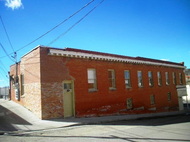 Building Photo - 502 E Main St