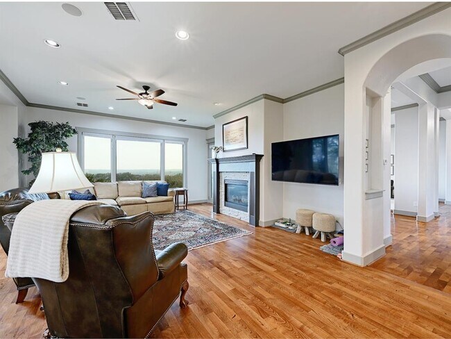 Foto del edificio - 2300 Barton Creek Blvd