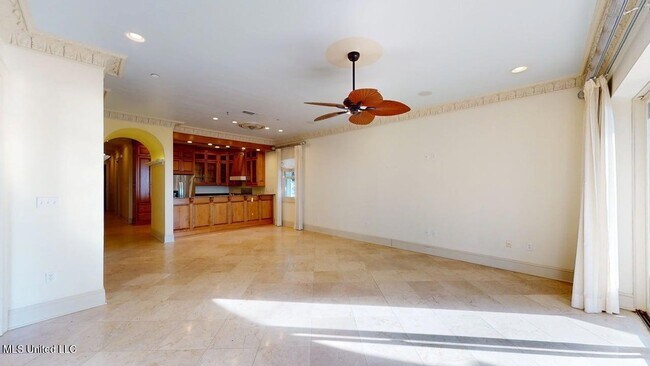 Foto del edificio - 4640 W Beach Blvd