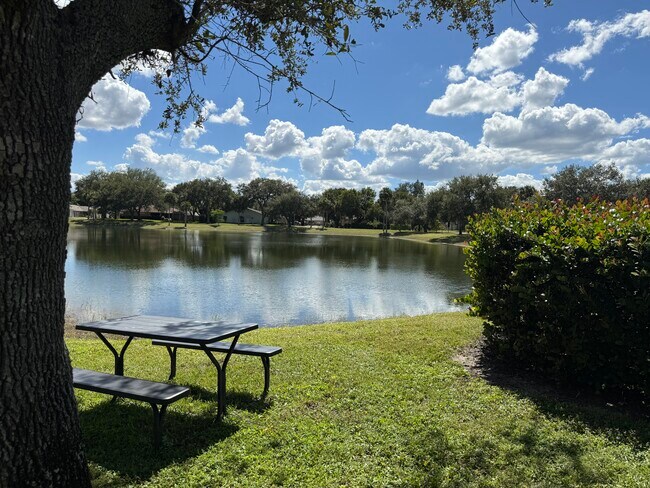 Foto del edificio - 12243 Londonderry Ln