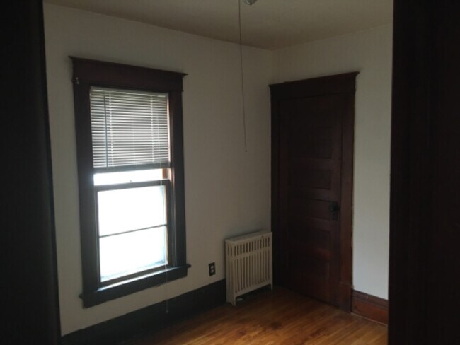 Foto del edificio - 3237 Grand Ave S