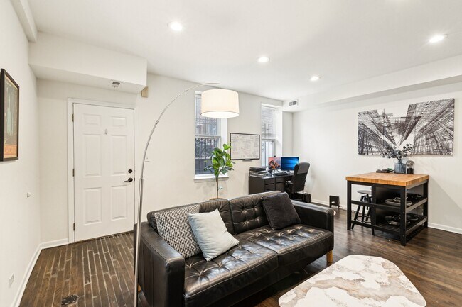 Foto del edificio - 1254 N Greenview Ave