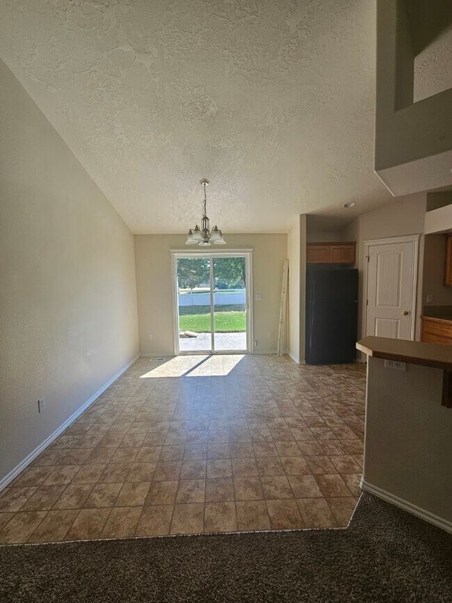 Foto del edificio - 4 Bedroom Home Close to Settlers Park