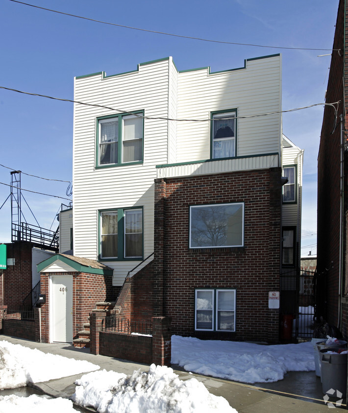 Building Photo - 406 33rd St