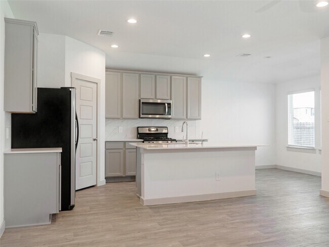 Building Photo - 711 Boer Plns Dr