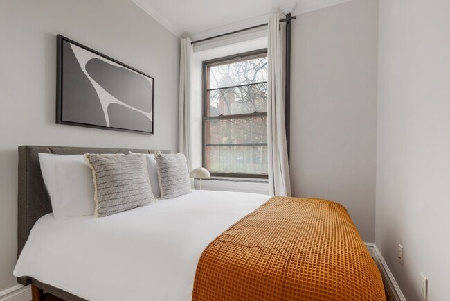 Foto del edificio - 330 E 35th St