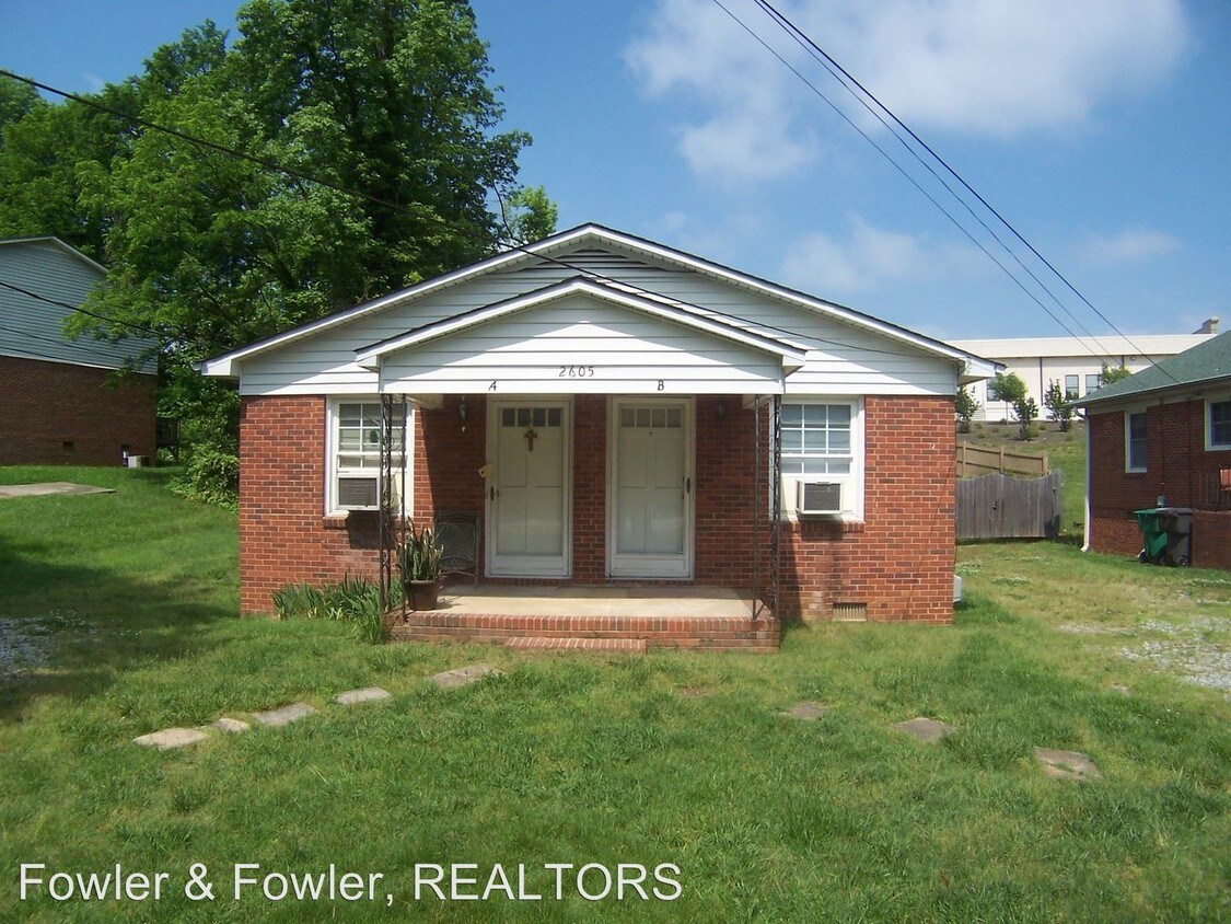 2605 Guyer St, High Point, NC 27265 Condo for Rent in High Point, NC
