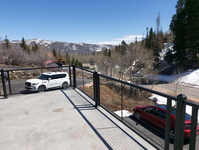 Foto del edificio - 4432 Hidden Cove Rd
