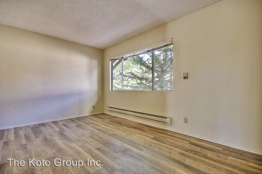 Building Photo - 631 E Sola St