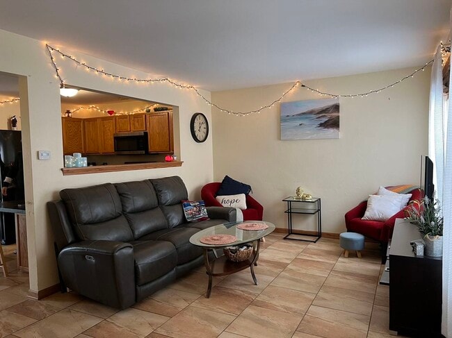 Building Photo - 807 Symphony Dr