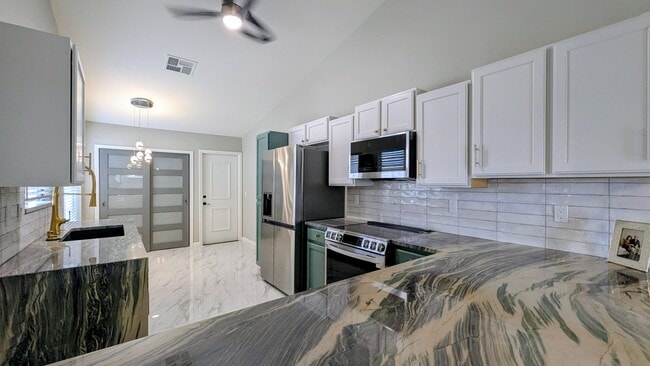 Building Photo - 10867 W Chino Dr