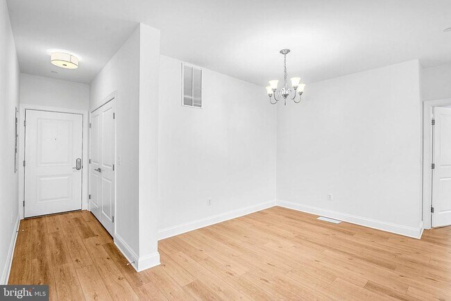 Foto del edificio - 123 S Washington St