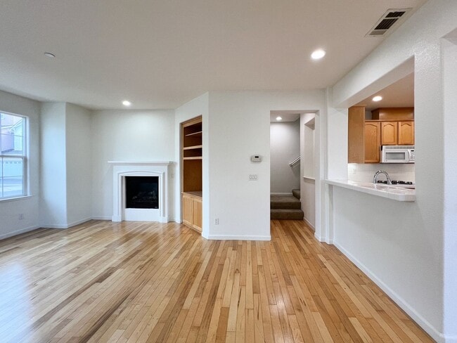 Building Photo - Three Bedroom Napa Home