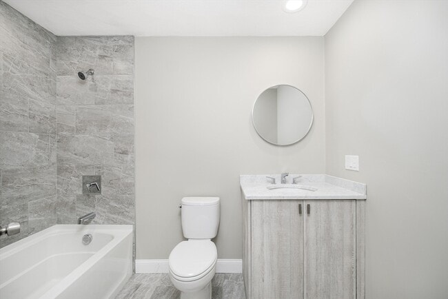 Building Photo - 125 Addison St