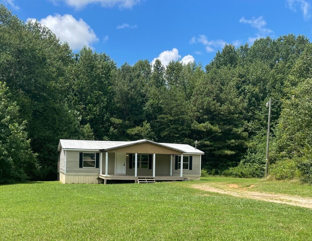 Photo - 943 Collins Rd (Cleveland, GA)