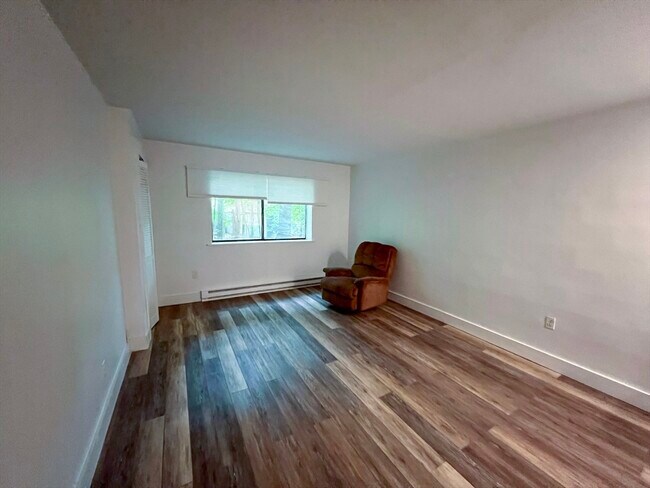 Building Photo - 915 Edgell Rd