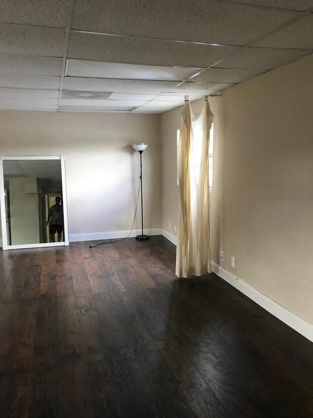 Primary Photo - 6700 Griffin Rd