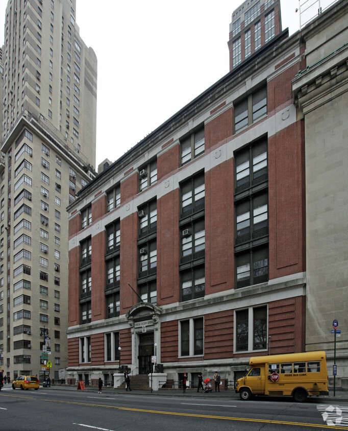 Foto principal - 33 West 63rd Street