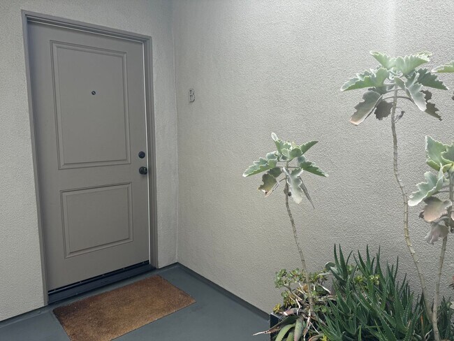 Foto del edificio - 354 N Coast Hwy