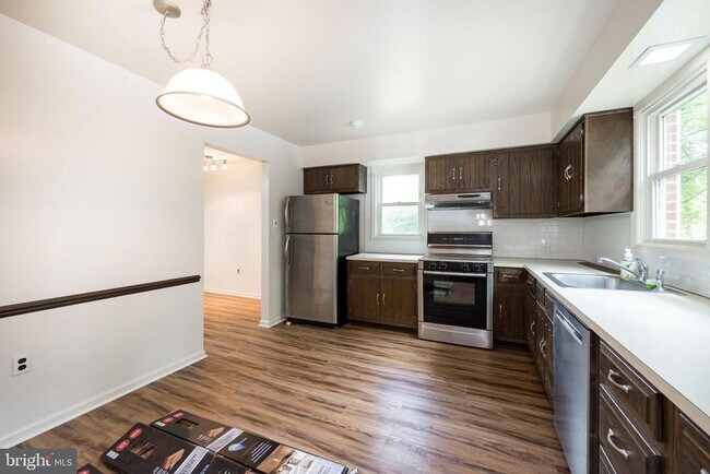 Foto del edificio - 918 Dogwood Ln