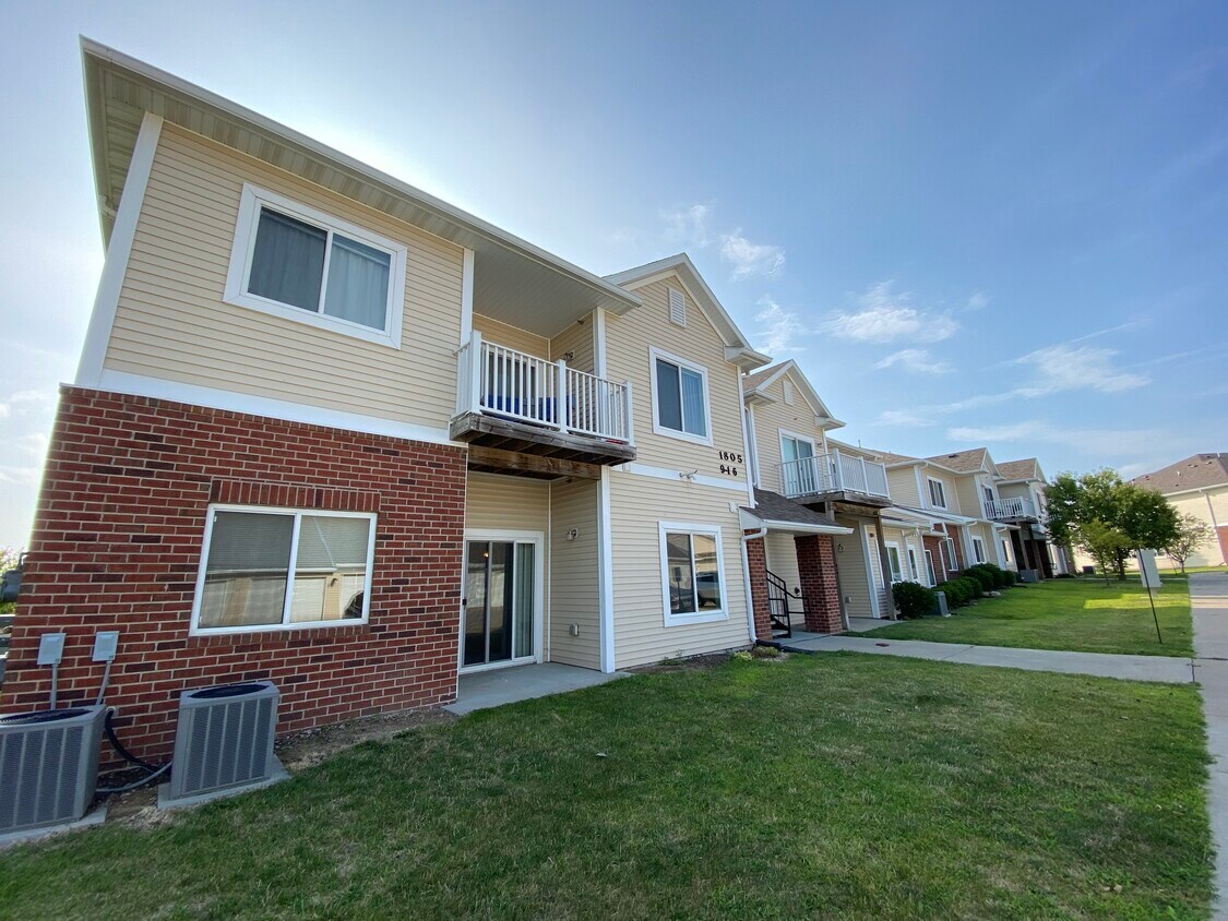 1805 SW White Birch Cir, Ankeny, IA 50023 Condo for Rent in Ankeny