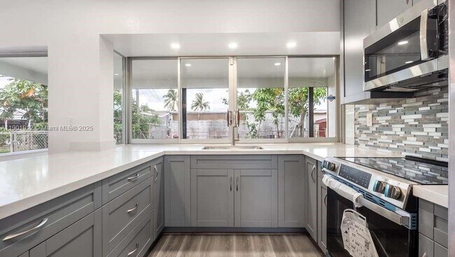 Building Photo - 7753 Coral Blvd