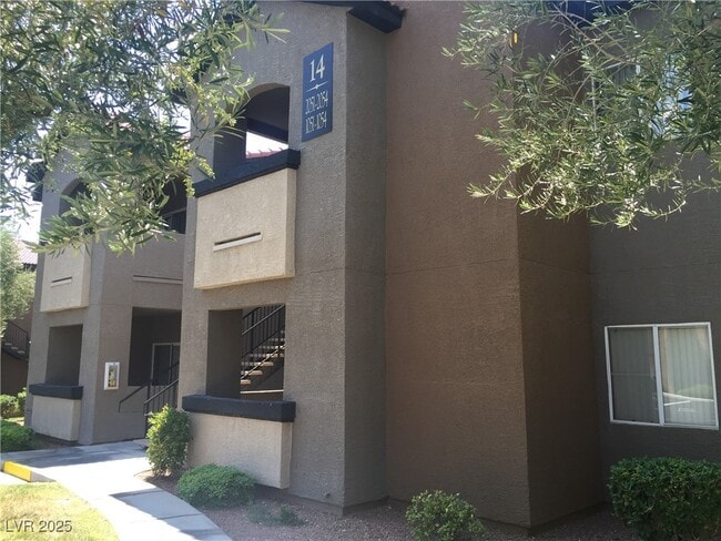 Building Photo - 2615 W Gary Ave