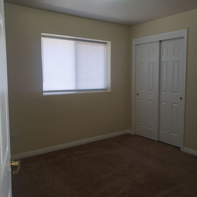 Building Photo - 722 Spring Meadow Ct