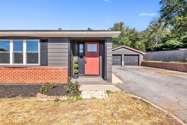 Foto del edificio - 211 Della Ln