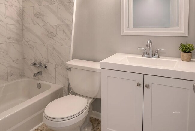 Foto del edificio - Room in Townhome on Northdale Rd