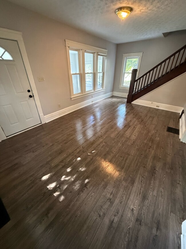 Building Photo - 503 Spicer Street