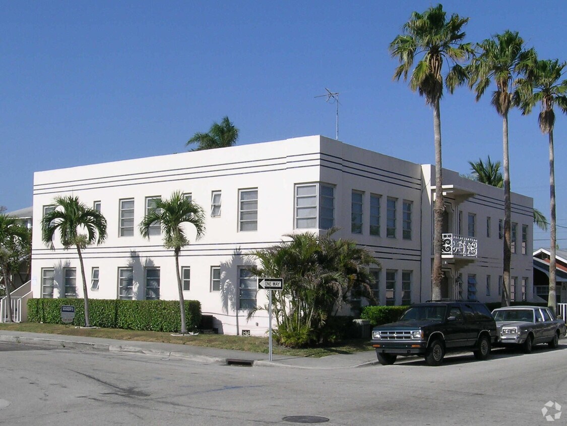 Primary Photo - Deshon Apartments