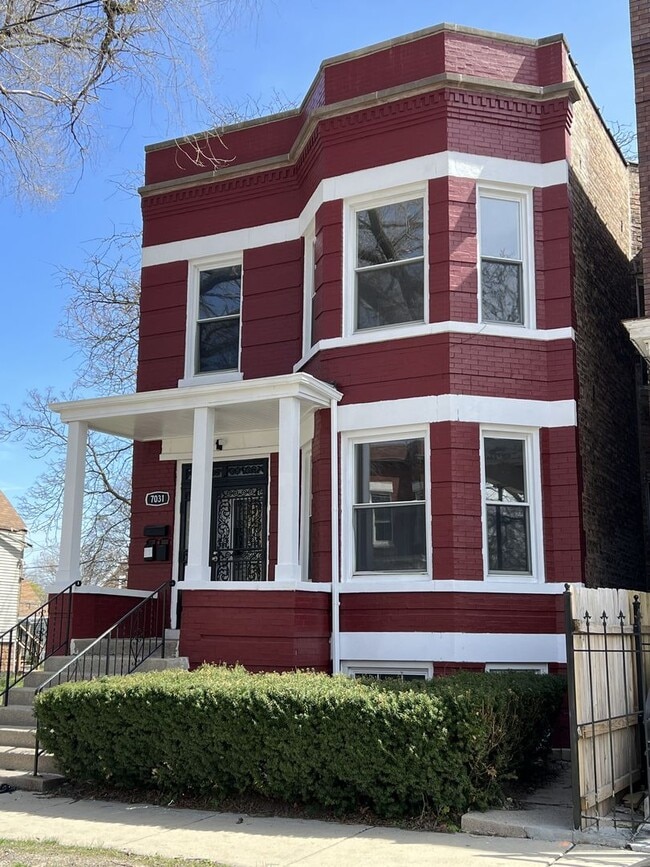 Building Photo - 7031 S Laflin St