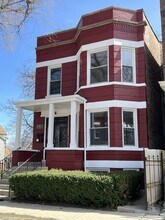 Building Photo - 7031 S Laflin St