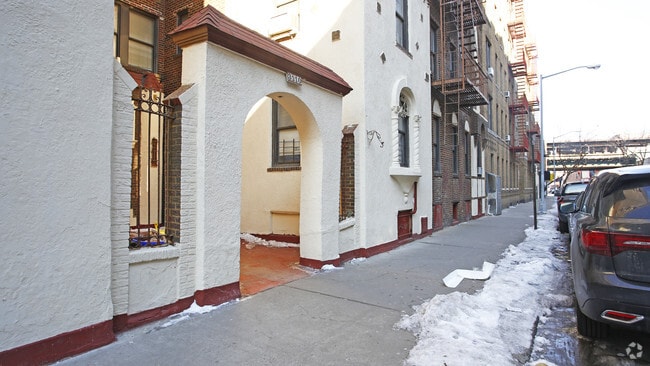 Exterior - 3110 Brighton 7Th St