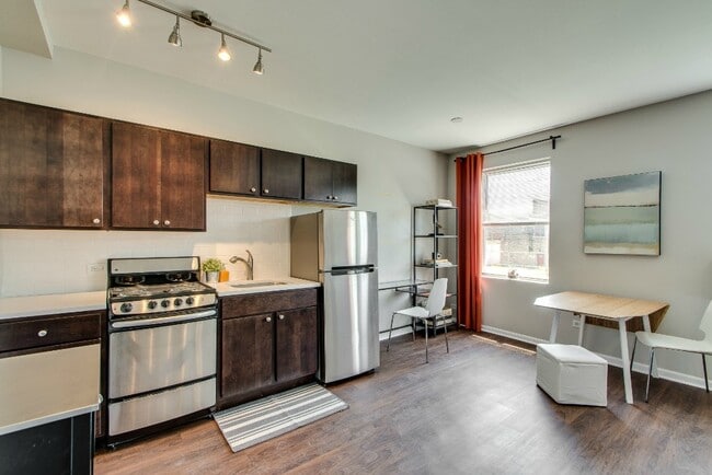 Foto del edificio - 1627 N Humboldt Blvd