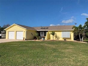 Building Photo - 571 Bellaire Dr