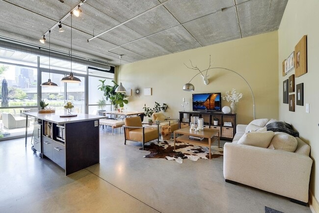 Foto del edificio - 345 N 6th Ave