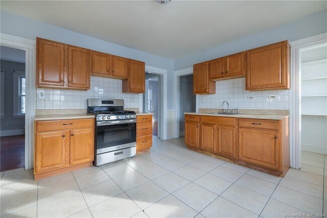 Foto del edificio - 141 Hansen Ave